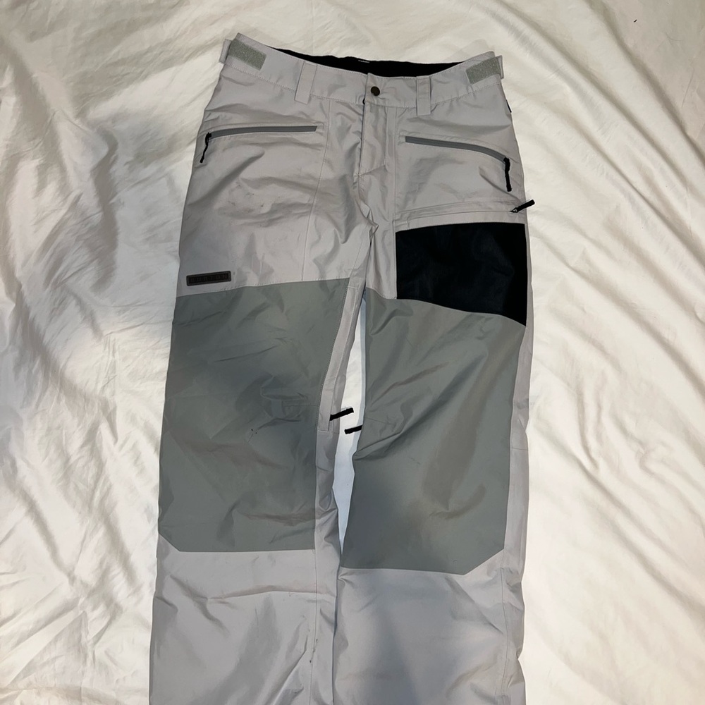 Kids' Burton Carbonate GORE-TEX 2L Pants in Gray Cloud / Silver Sconce
